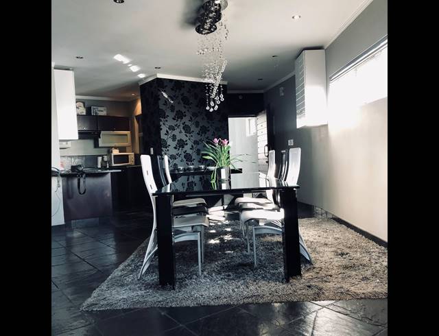 2 BEDROOM APARTMENT FOR SALE IN SANDTON CENTRAL